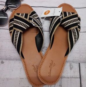 New women's sandals 9.5 color black